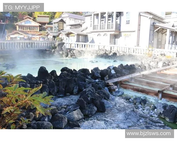 德岛漩涡与草津温泉的奇妙对比与旅行体验探讨 德岛漩涡与草津温泉的奇妙对比与旅行体验探讨