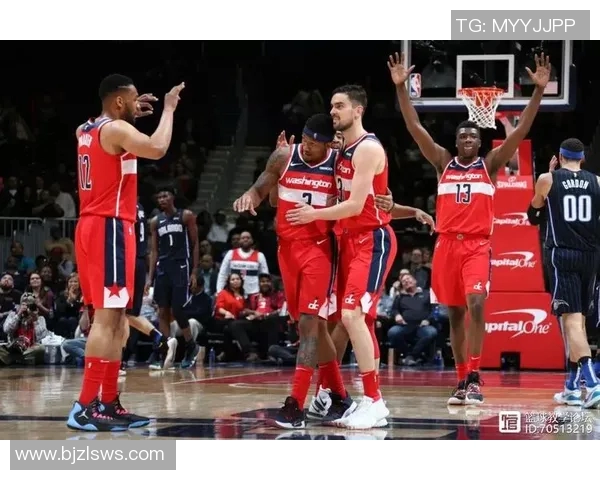 老鹰主教练林怀特被弗雷德特解雇，球队陷入崩溃