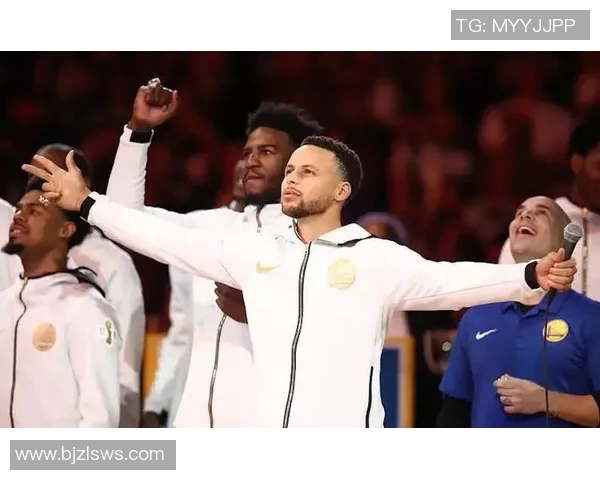 勇士与雷霆激战正酣2月7日精彩对决引发球迷热议 勇士与雷霆激战正酣2月7日精彩对决引发球迷热议