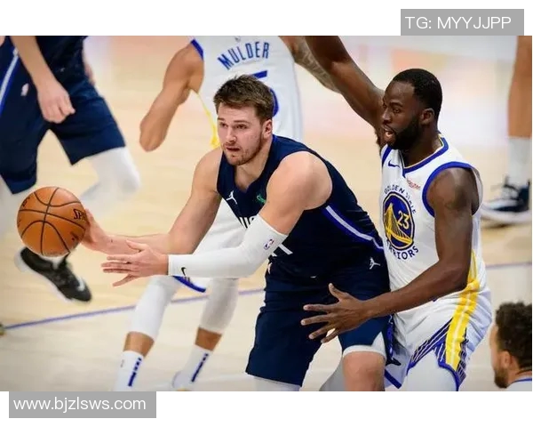 勇士与独行侠的巅峰对决腾讯直播精彩回顾与赛后分析 勇士与独行侠的巅峰对决腾讯直播精彩回顾与赛后分析