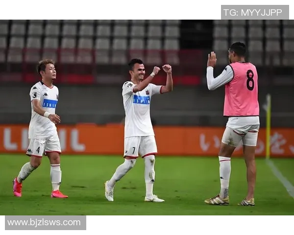 山形山神与德岛漩涡的激烈对决揭示足球战术的魅力与智慧 山形山神与德岛漩涡的激烈对决揭示足球战术的魅力与智慧